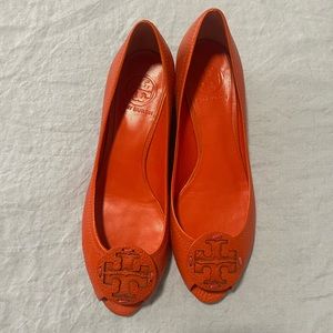 NWOT Open Toe Tory Burch kitten heels